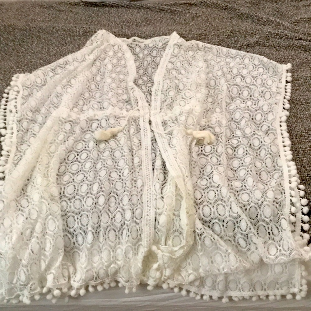 Cupshe cover up. OS. Ties in front